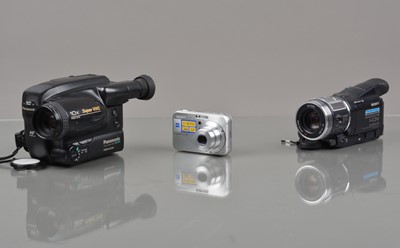 Lot 22 - Camcorders and Camera Related Items