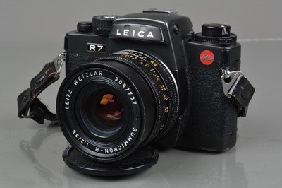 Lot 80 - A Leica R7 SLR Camera