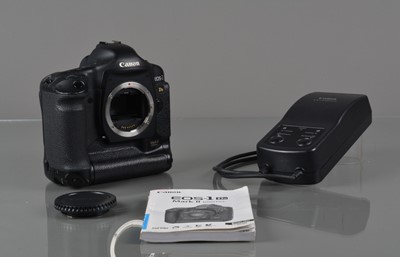 Lot 176 - A Canon EOS-1 Ds Mark II DSLR Camera Body