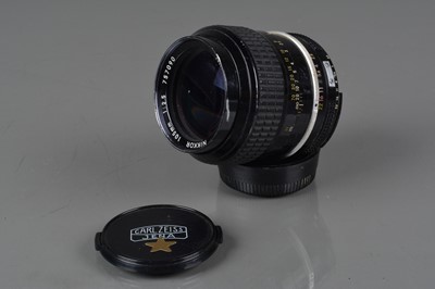 Lot 185 - A Nikon Nikkor 105mm f/2.5 Ai Lens