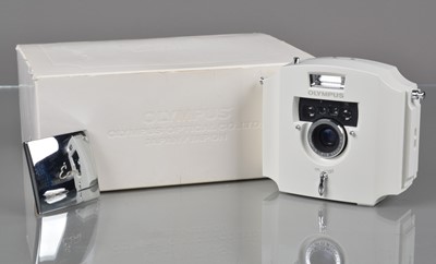 Lot 207 - An Olympus Ecru 35mm Camera