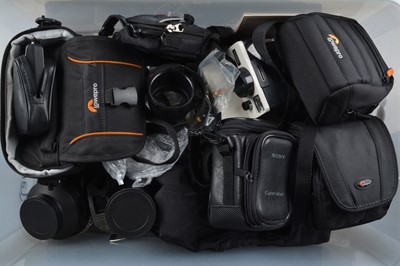 Lot 218 - A Tray of Camera Related Accessories