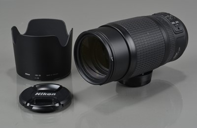 Lot 227 - A Nikon ED AF-S Nikkor 70-300mm f4.5-5.6G VR Lens