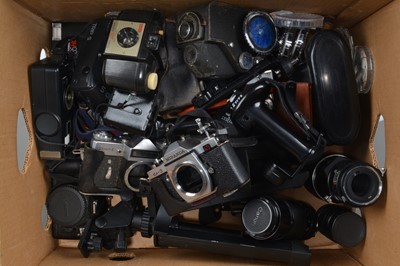 Lot 237 - Cameras and Camera Related Items