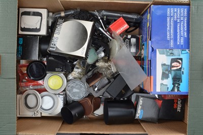 Lot 302 - Camera Related Accessories