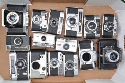 Lot 331 - A Tray of Various Cameras