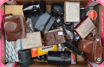 Lot 337 - A Tray of Camera Related Items