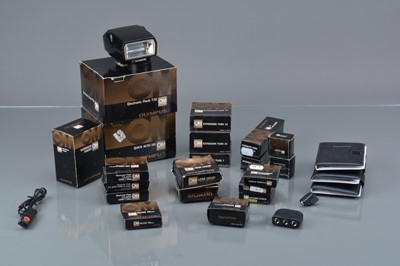 Lot 367 - A Tray of Olympus OM Accessories