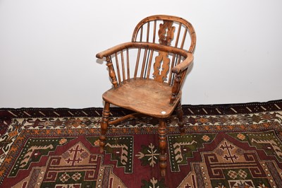 Lot 29 - A nice antique mixed wood Windsor style chair