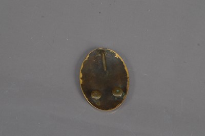 Lot 155 - An interesting George III period Napoleonic era gilt brass shoulder plate badge