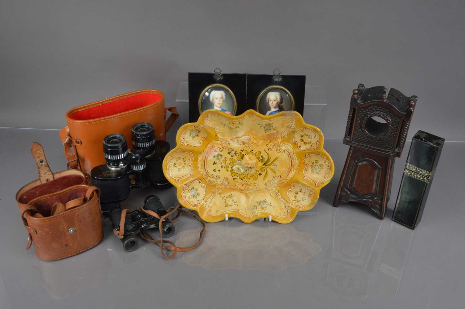 Lot 157 - A group of Victorian and later collectables