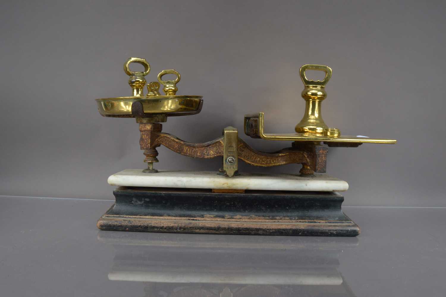 Lot 184 - A Victorian set of kitchen scales by Parnall & Sons of Bristol