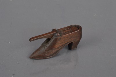 Lot 216 - A miniature 19th century treen tip shoe game