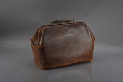 Lot 251 - An antique English Gladstone bag or doctor's case (circa 1920s)