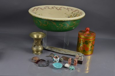 Lot 277 - Various items including a Thetford 'Pulpware' baby bath or basin