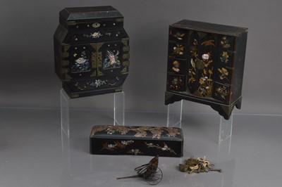 Lot 306 - Three items of Japanese lacquerware
