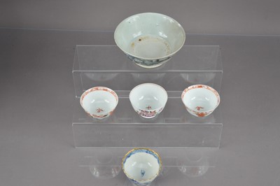 Lot 313 - A group of antique Chinese porcelain tea bowls and a bowl from the Tek Sing shipwreck