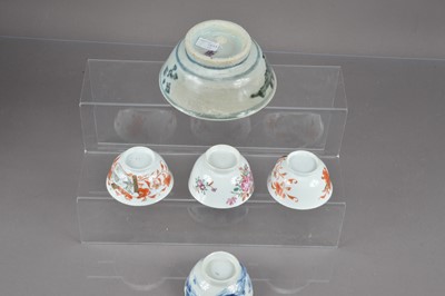 Lot 313 - A group of antique Chinese porcelain tea bowls and a bowl from the Tek Sing shipwreck