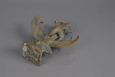 Lot 339 - A small bronze Hindu statue of the god Vishnu riding on Garuda