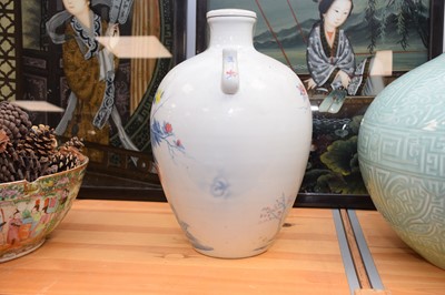 Lot 341 - A large Chinese porcelain wine pot