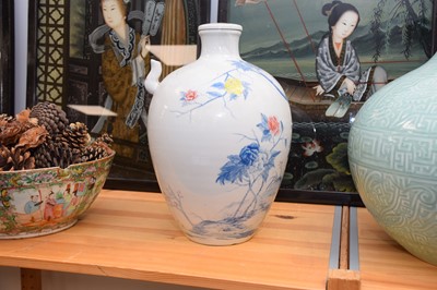 Lot 341 - A large Chinese porcelain wine pot