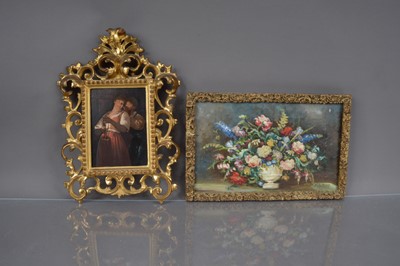 Lot 510 - A fine Florentine hand carved and pierced gilt wood miniature frame