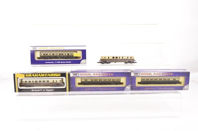 Lot 16 - N Gauge GWR Railcars and Coaches
