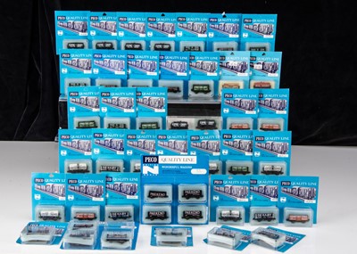 Lot 44 - Peco N Gauge Private Owner Goods Wagons