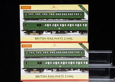 Lot 86 - Hornby China OO Gauge BR Southern Region Two Car Multiple Units