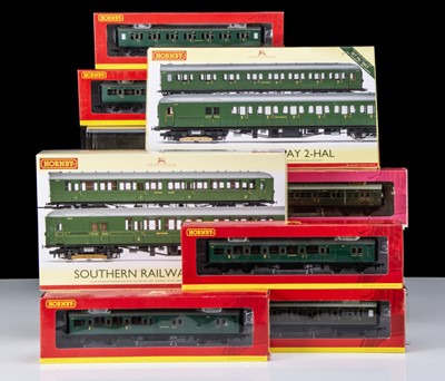 Lot 87 - Hornby China OO Gauge Southern Railway Two Car Multiple Units and Coaches