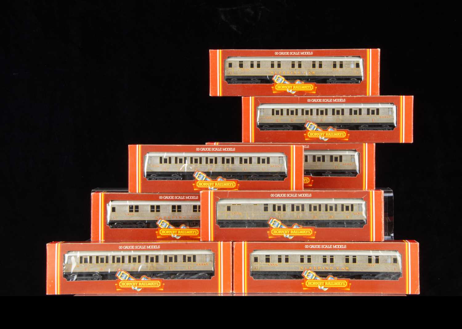 Lot 101 - Hornby Margate OO Gauge LNER Teak Coaching Stock (8)