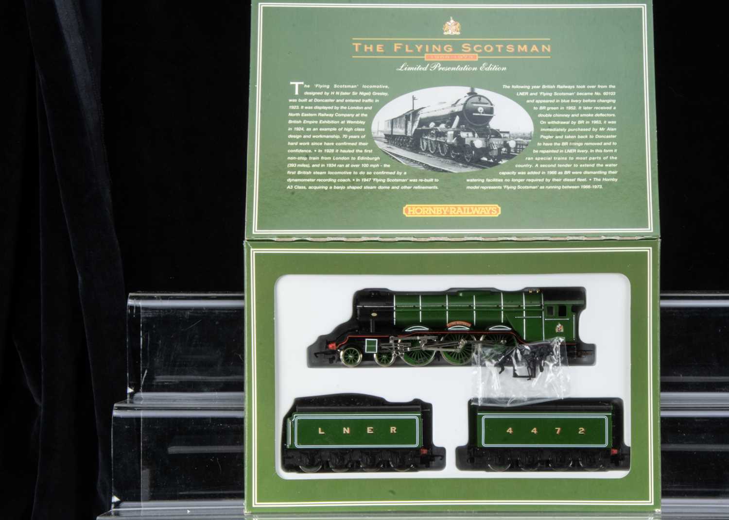 Lot 107 - Hornby Margate OO Gauge Presentation Edition Flying Scotsman with Double Tender
