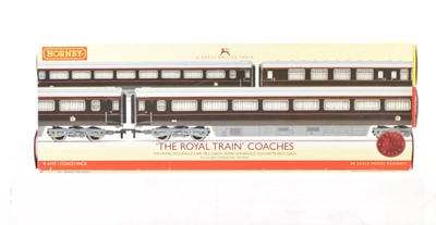 Lot 120 - Hornby China OO Gauge Royal Train Coach Pack