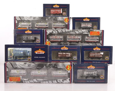 Lot 183 - Bachmann OO Gauge Diesel Shunter and Private Owner Goods Wagons (10)