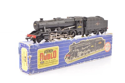 Lot 199 - Hornby-Dublo 00 Gauge 3-Rail 3224 BR black 2-8-0 8F Goods 48094 Locomotive and Tender