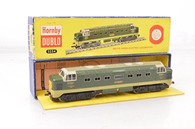 Lot 210 - Hornby-Dublo 00 Gauge 3-Rail 3234 BR two tone green D9001 'St Paddy' Deltic Diesel Electric Locomotive