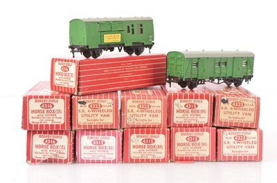 Lot 229 - Hornby-Dublo 00 Gauge 2-Rail Super Detail SR green 4-wheel Utility Vans and SR and BR Horse Boxes (11)