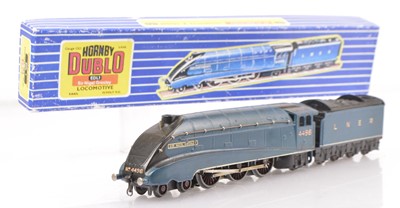 Lot 237 - Hornby-Dublo 00 Gauge Pre-War 3-Rail LNER blue 4498 'Sir Nigel Gresley' Locomotive and Tender