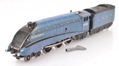 Lot 238 - Hornby-Dublo 00 Gauge Pre-War Clockwork LNER blue 4498 'Sir Nigel Gresley' Locomotive and Tender