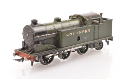 Lot 249 - Hornby-Dublo 00 Gauge Pre-War Clockwork SR olive green 0-6-2T 2594