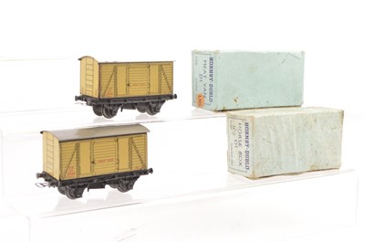 Lot 250 - Pair of Hornby-Dublo 00 Gauge Pre-War SR off white Meat Vans (2)