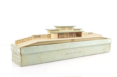 Lot 255 - Hornby-Dublo 00 Gauge Pre-War wooden green roof Main Line Station in original box dated 11.39