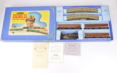 Lot 271 - Hornby-Dublo 00 Gauge 3-Rail early EDP13 BR Tank Passenger Train Set