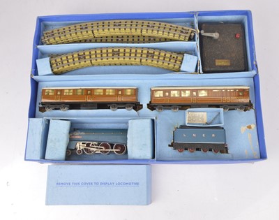 Lot 272 - Hornby-Dublo 00 Gauge 3-Rail early EDP1 'Sir Nigel Gresley' Passenger Train Set