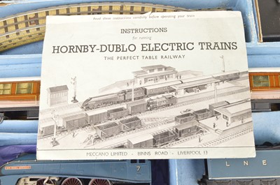 Lot 276 - Hornby-Dublo 00 Gauge 3-Rail early EDP1 'Sir Nigel Gresley' Passenger Train Set