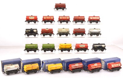 Lot 316 - Various Hornby-Dublo 00 Gauge 3-Rail Tank wagons (22)