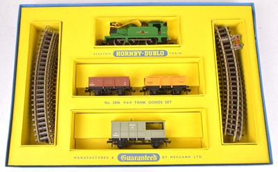 Lot 322 - Hornby-Dublo 00 Gauge 2-Rail 2006 Tank Goods Set