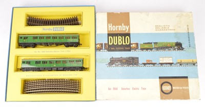 Lot 326 - Hornby-Dublo 00 Gauge 2-Rail 2050 BR green  Suburban Electric Train Set