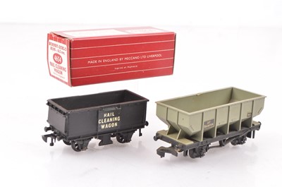 Lot 338 - Hornby-Dublo 00 Gauge 2-Rail replica of late issue 4654 Rail Cleaning wagon