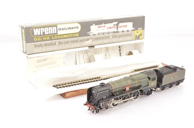 Lot 357 - Wrenn Special Limited Edition 40th Anniversary 00 Gauge W2402 BR green rebuilt Battle of Britain Class 34090 'Sir Eustace Missenden' Locomotive and Tender